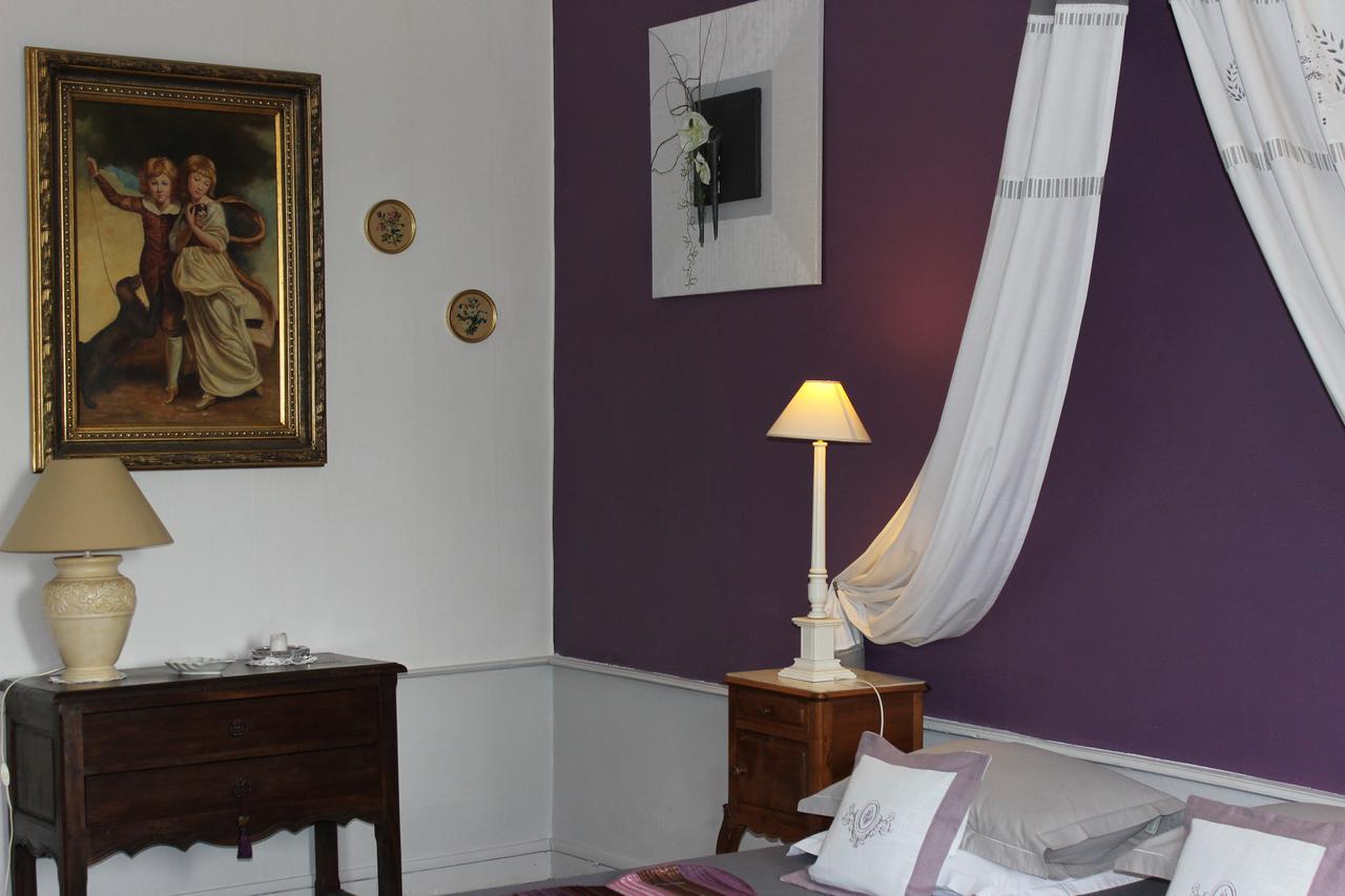 Chateau De Bourrassol Bed & Breakfast Menetrol Bagian luar foto